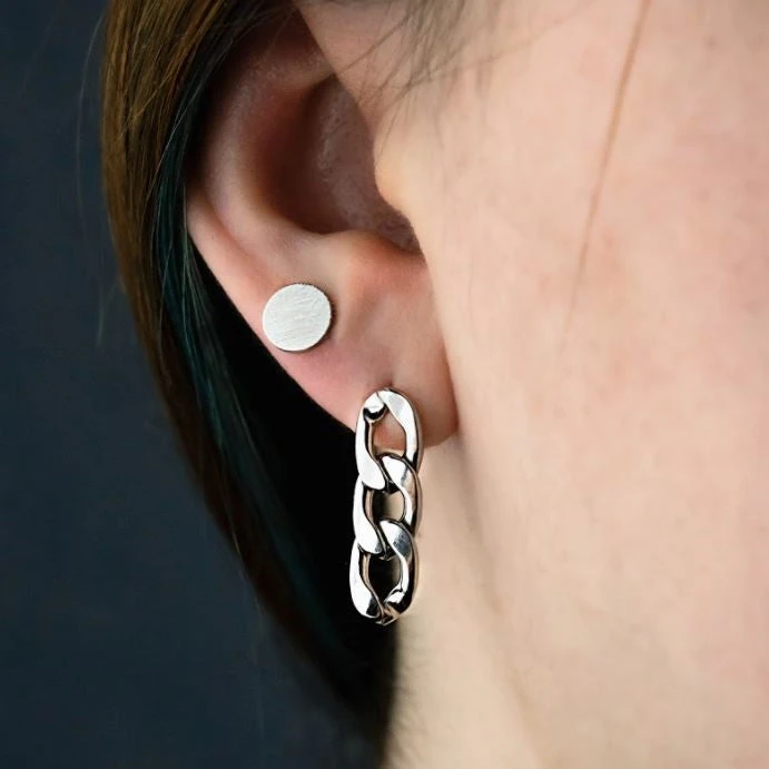 Short Chain Ohrstecker | 18K Vergoldet â Bild 4