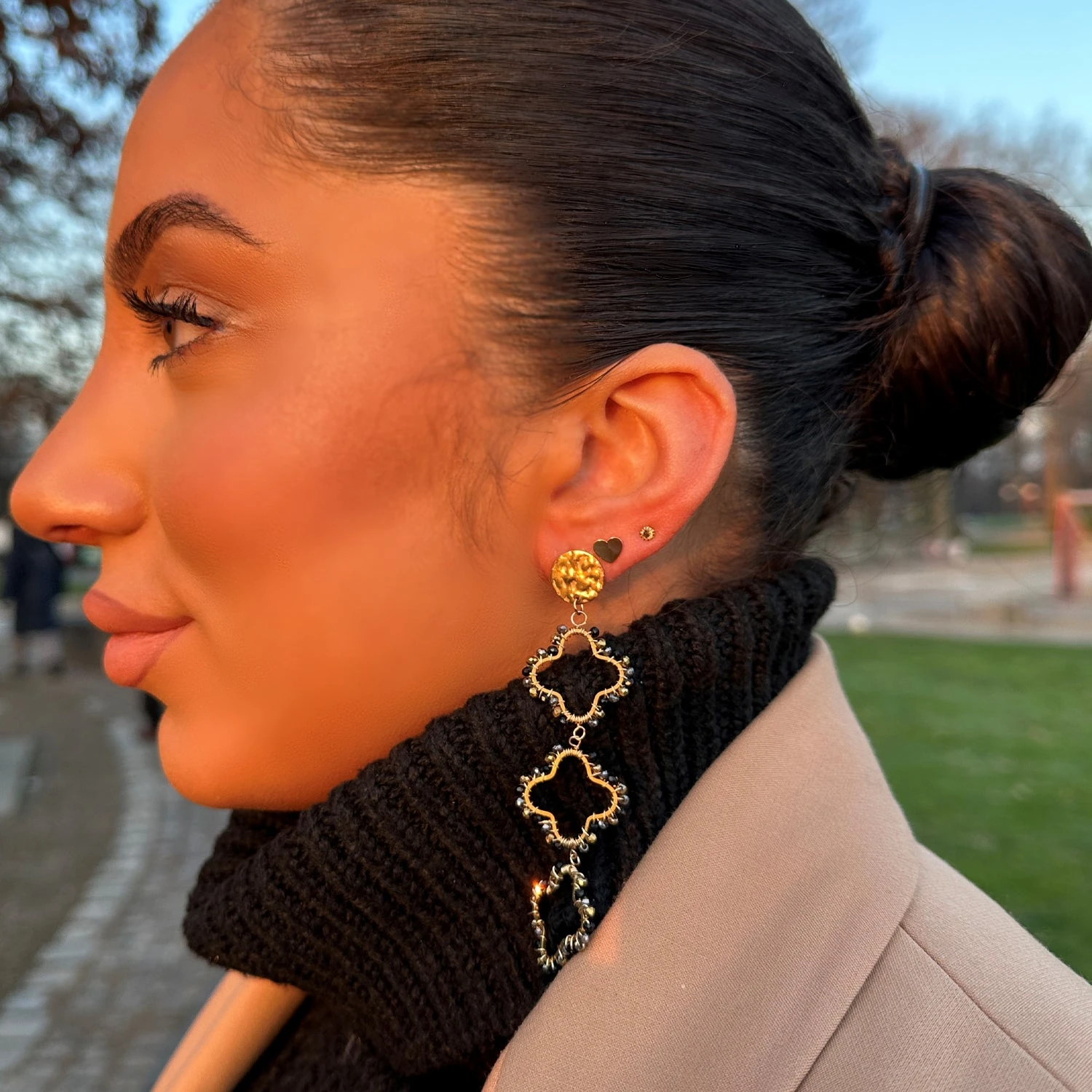 Cute Heart Ohrstecker | 18K Vergoldet – Bild 3