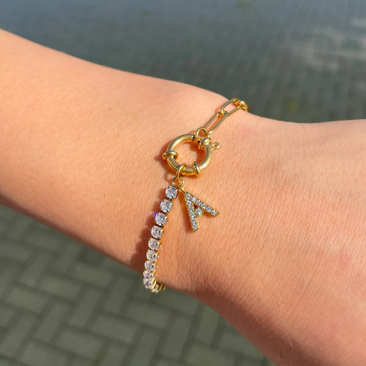 Tennis Letter Armband | 18K Vergoldet – Bild 2