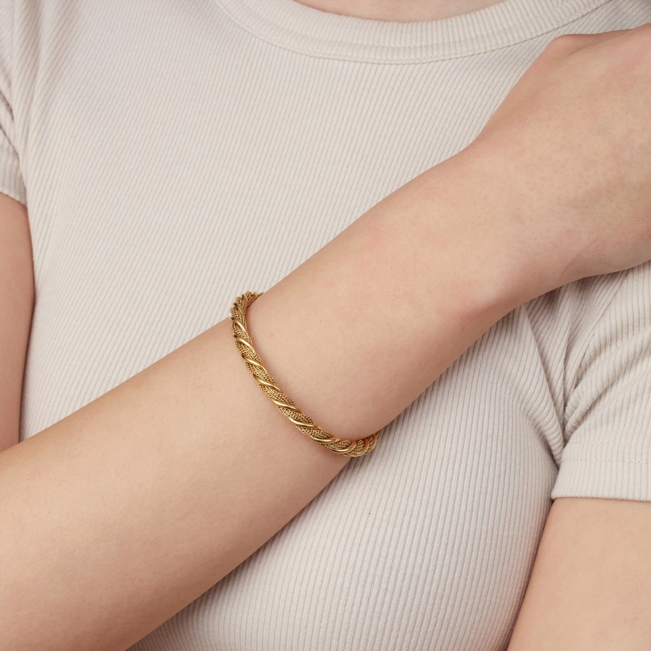 Twist Armreif | 18K Vergoldet â Bild 3