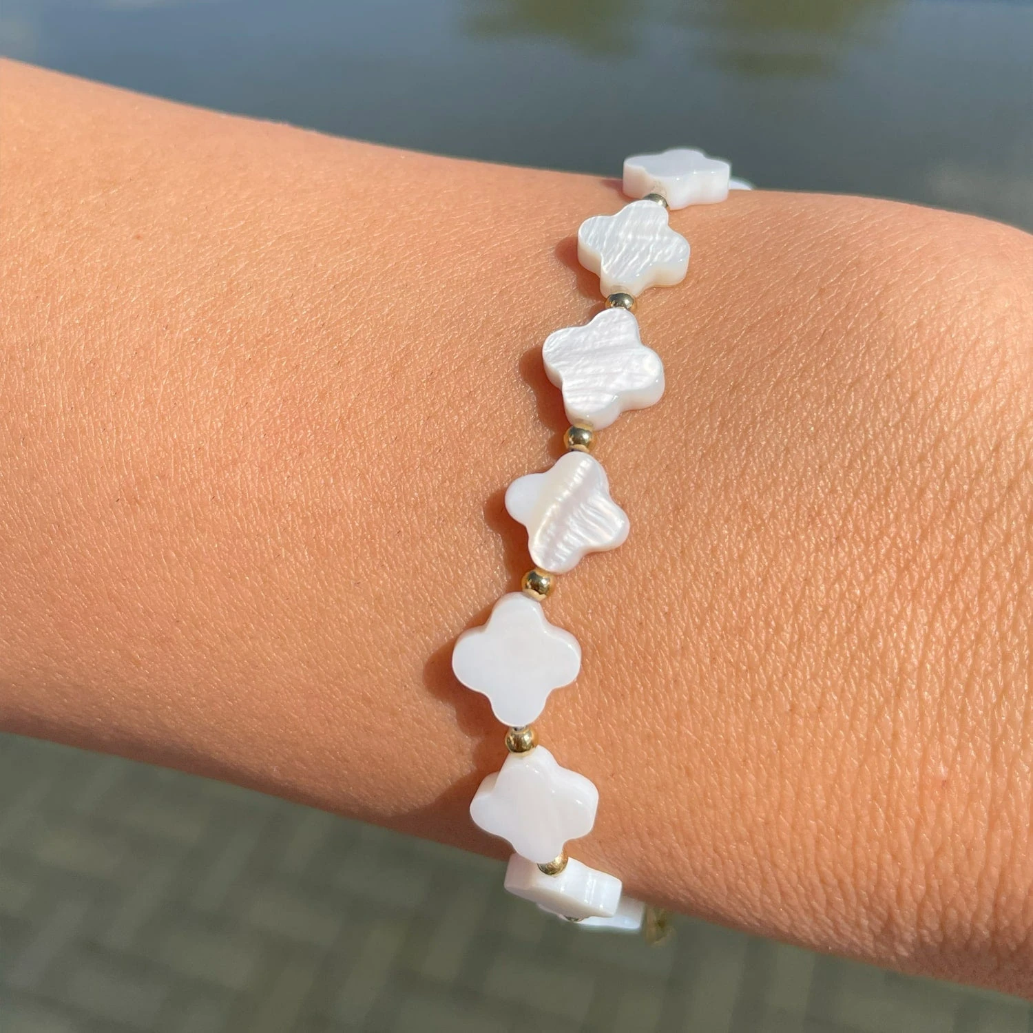 White Clovers Armband | 18K Vergoldet â Bild 3